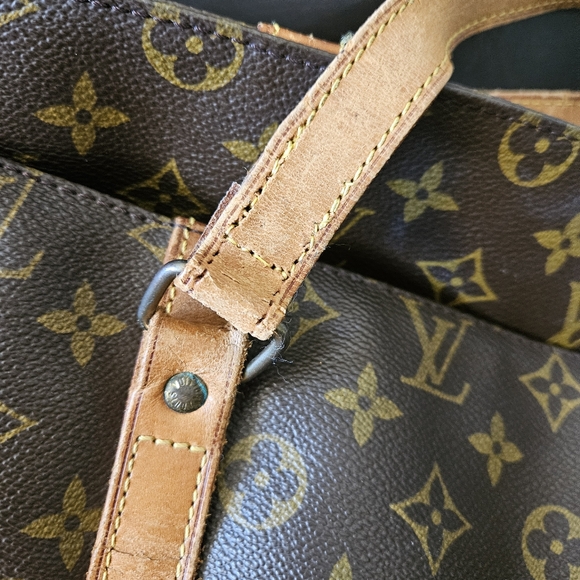 LV SHOPPING TOTE WITH RED AUTHENTIC BAG TAG (key chain not LV) - Picture 5 of 16